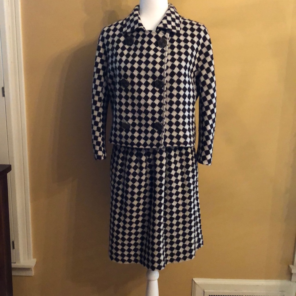 Houndstooth skirt and jacket suit.